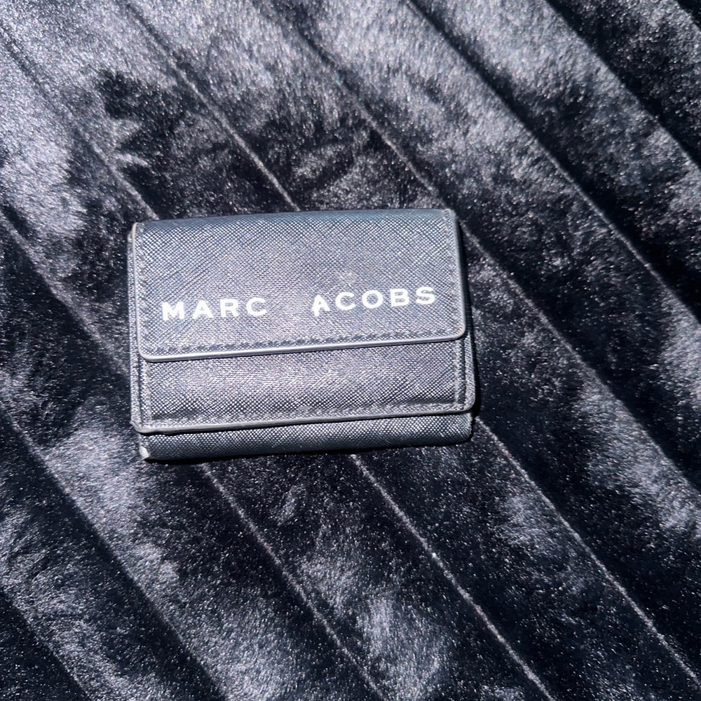 Marc Jacobs Sleek Black Card Holder